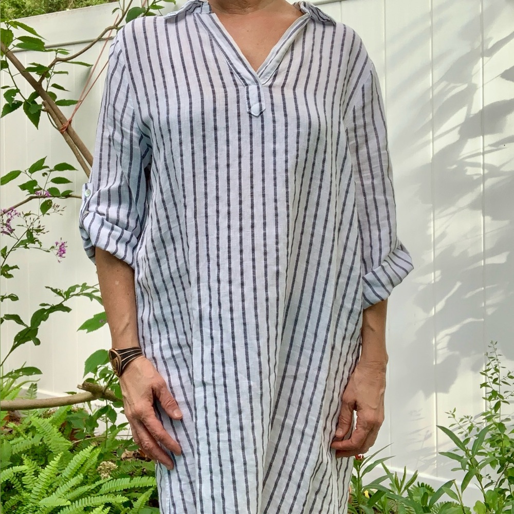 Tempo Paris Charcoal and White Striped women’s tunic style dress.